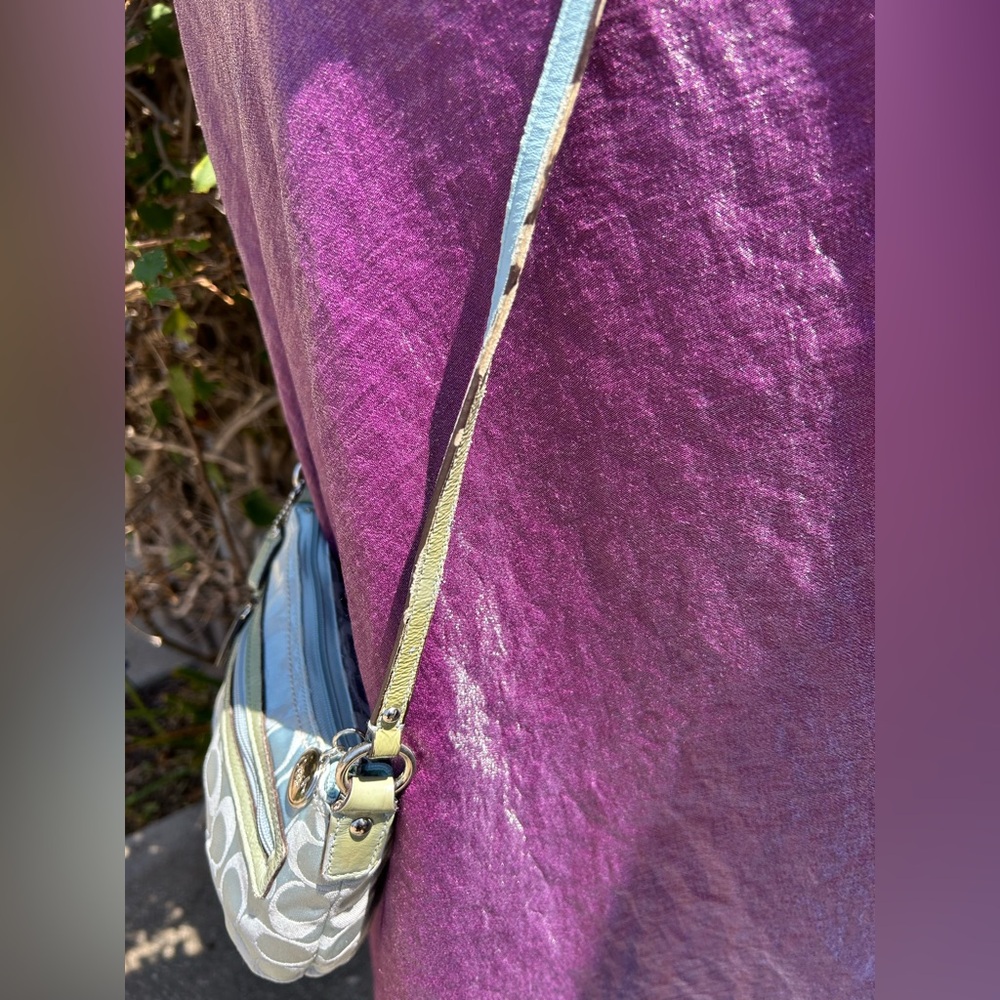 Coach Light Blue 2000s Crossbody Bag ๐ฉต - Picture 10 of 16